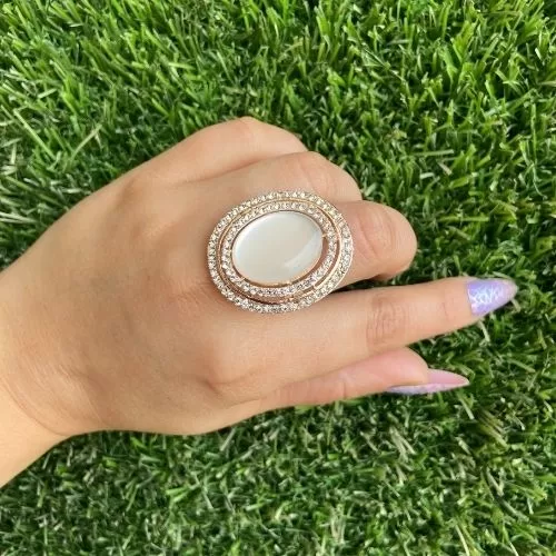 Oval Shaped Monalisa Stone Ring Image 2