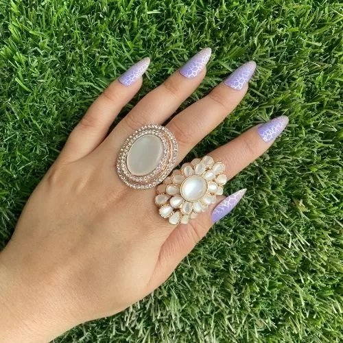 Oval Shaped Monalisa Stone Ring Image 3