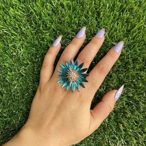 Marquise Cut Blue Flower Design Ring Image 2